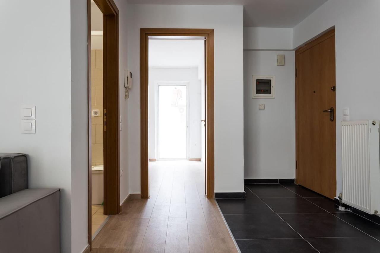 אתונה Stunning Flat With Lovely Terrace & Parking Garage מראה חיצוני תמונה