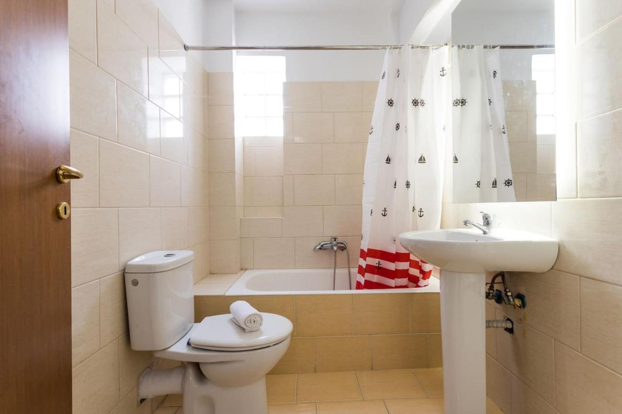 אתונה Stunning Flat With Lovely Terrace & Parking Garage מראה חיצוני תמונה